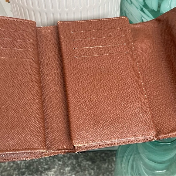LV Monogram Trifold wallet - Picture 3 of 10